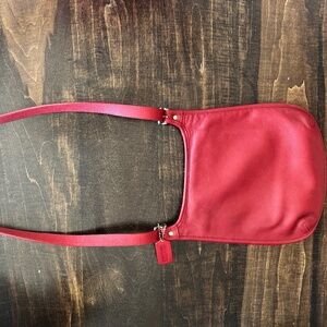Vintage COACH 9131 Legacy Saddle Red Leather Flat Crossbody Shoulder Bag
